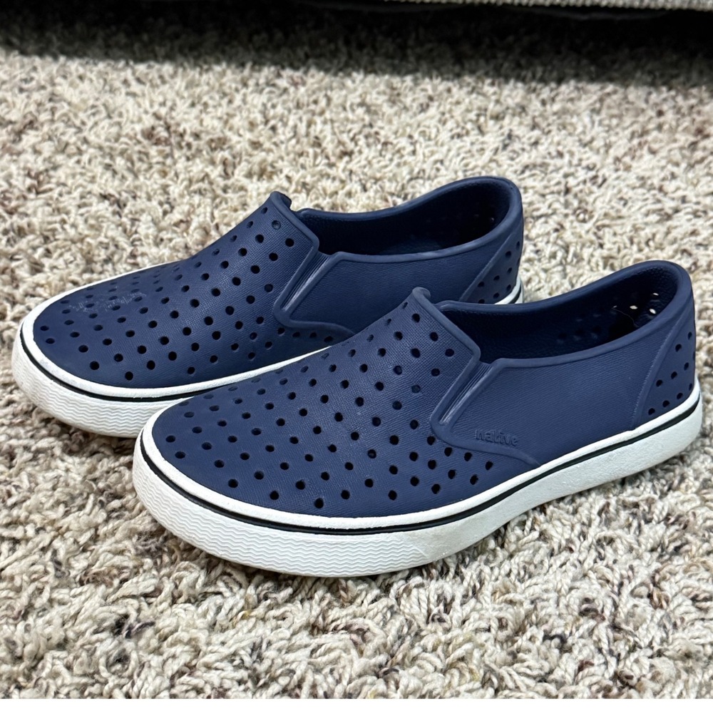 Native Miles Kids Navy Blue White Slip On EVA Sneakers Shoes J2 - Picture 1 of 7